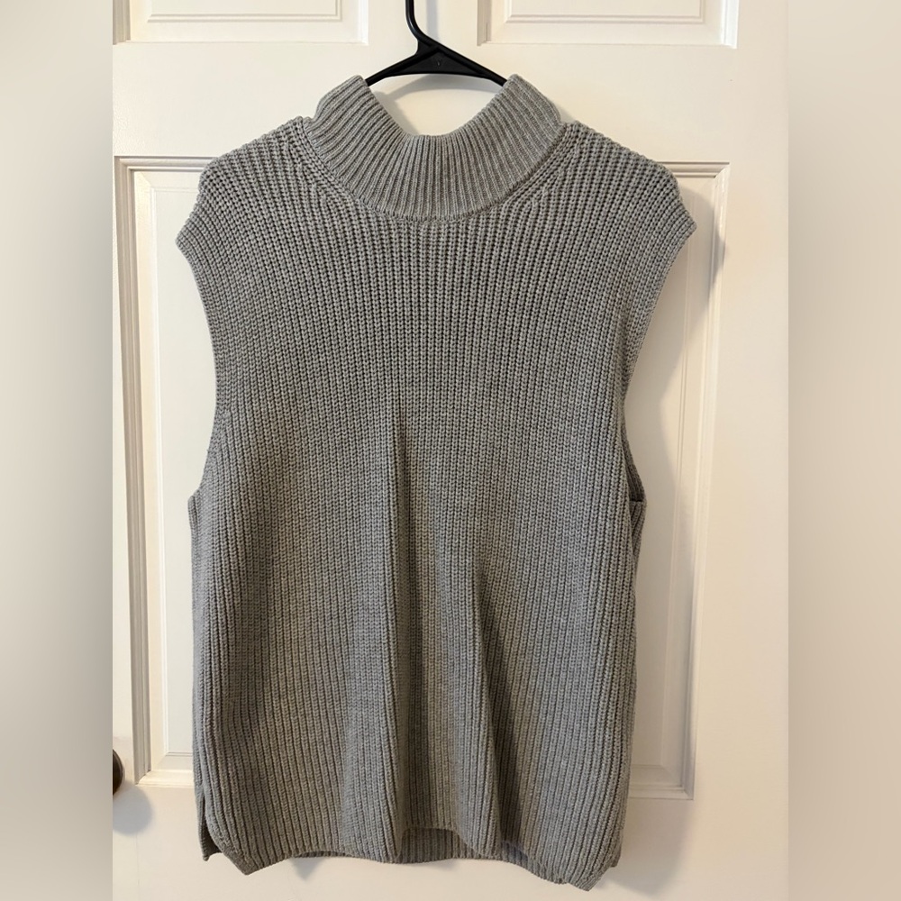 Abercrombie & Fitch Light Gray Knit Top